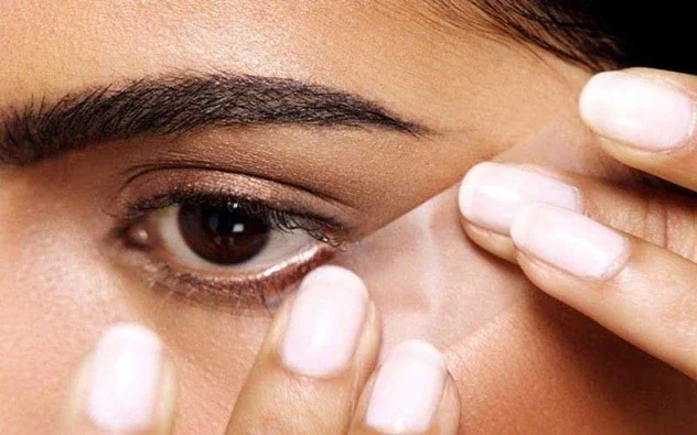 آموزش ساده ترین روش کشیدن خط چشم