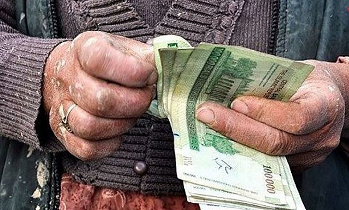 تورم، چه اتفاقی را برای سبک زندگی ایرانی ها رقم زده؟/ مردم بدنبال فرار از فقر و تقلا برای حفظ دارایی‌ خود هستند