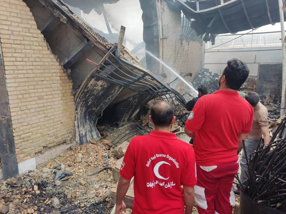 آتش‌سوزی کارخانه رنگ شهرک صنعتی جت‌آباد ایوانکی 2 مصدوم بر جا گذاشت
