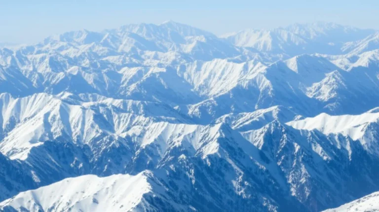 کشمیر: نگین برفی هیمالیا با مناظر رویایی کوهستانی